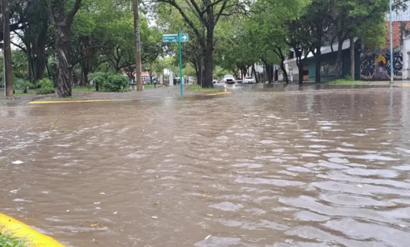 Lluvias de más de 200 milímetros en pocas horas provocaron inundaciones en Villa Minetti
