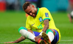 Neymar lesionado, suenan las alarmas en Brasil