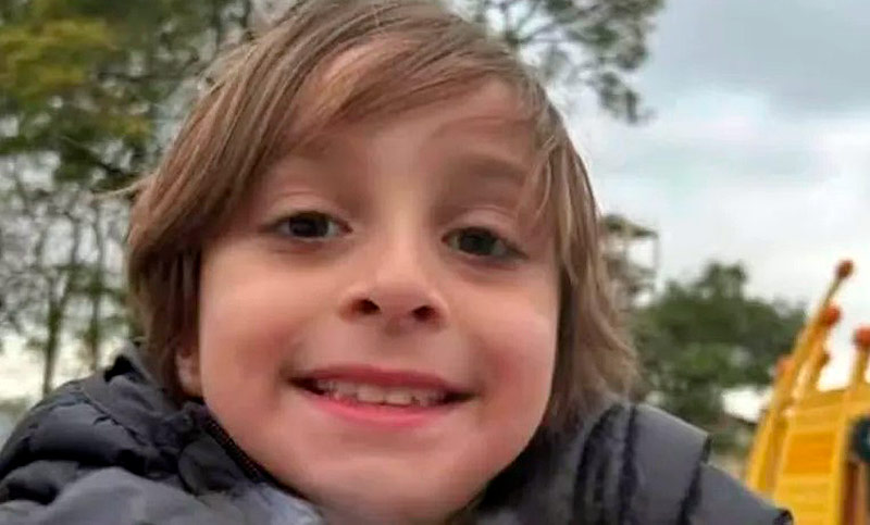 Desesperada búsqueda de un nene argentino de 8 años atrapado entre los escombros en Venezuela
