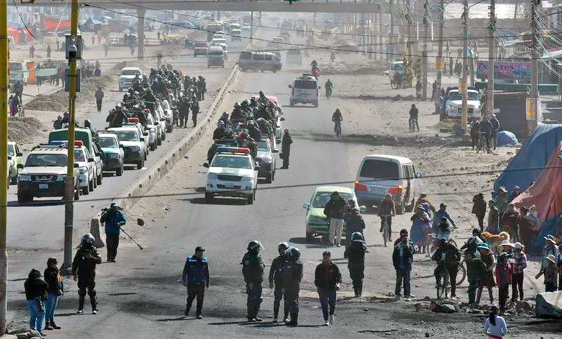 Cocaleros suspenden los bloqueos y asoma el final de una crisis en Bolivia que lleva casi dos meses