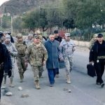Bolivia: ministro de defensa lidera operativo de desbloqueo en ruta clave de abastecimiento