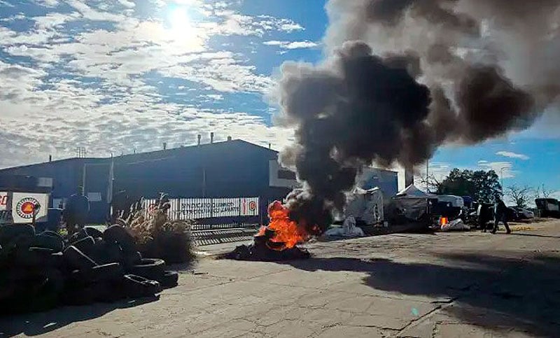 Cierra una histórica fábrica de baterías en Entre Ríos y deja a más de 100 trabajadores en la calle