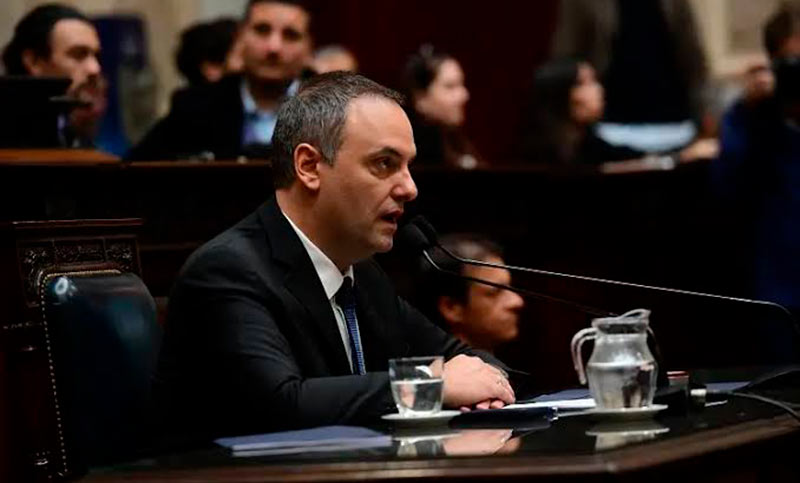 Se complica el panorama judicial de Adorni: una funcionaria confirmó que le prestó su tarjeta de crédito para comprar un monitor de videojuegos