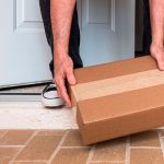 Mientras la industria nacional tambalea, las compras en el exterior mediante el sistema courier aumentaron 84% interanual en mayo