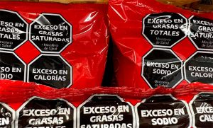Etiquetado Frontal en peligro: ¿por qué el Gobierno nacional quiere derogar una normativa beneficiosa para los consumidores?