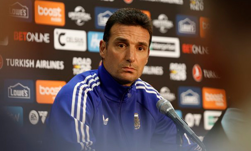 Scaloni: «La mejor versión del equipo es el juego asociativo, ir todos juntos»