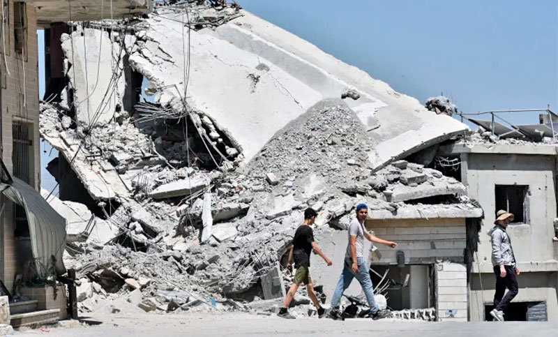 Israel ataca el Líbano, mata a tres personas mientras sus funcionarios niegan la retirada israelí de la “zona de seguridad”