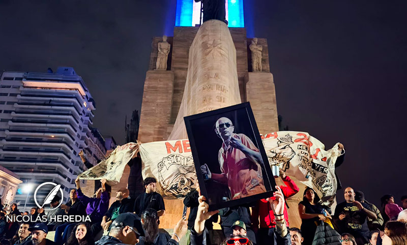 El adiós al ídolo popular: Rosario homenajeó al «Indio» Solari con una misa ricotera en el Monumento