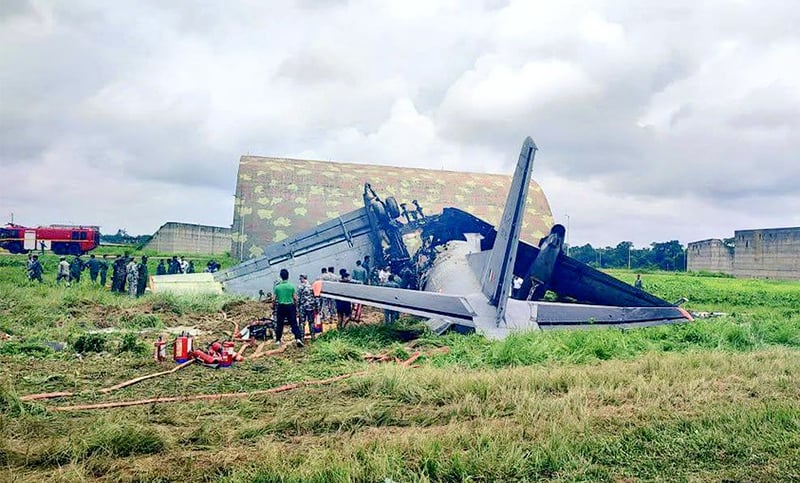 Tragedia en la India: cinco soldados murieron al estrellarse un avión que intentaba aterrizar