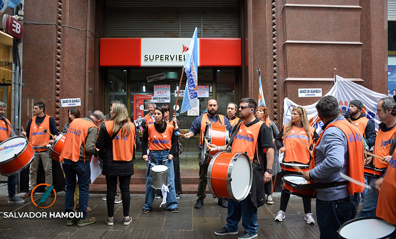 Protesta de La Bancaria: “El banco Supervielle se comporta de una manera muy brutal”