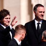 Milei: “Sigo confiando en la inocencia de Adorni, es una persona honesta”