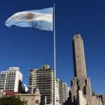 20 de Junio: la parte que falta en el Monumento y cómo se debe utilizar la bandera argentina