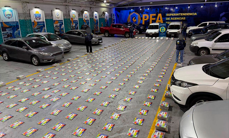 Operativo “El álbum más buscado”: secuestraron 2 mil ejemplares del Mundial ingresados de contrabando