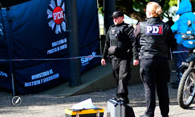 Investigan la muerte de un hombre en situación de calle encontrado en la zona del Parque España