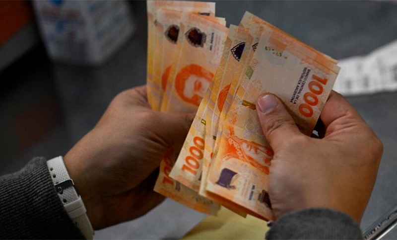 Estiman mayor inflación y menor crecimiento para Argentina en 2026