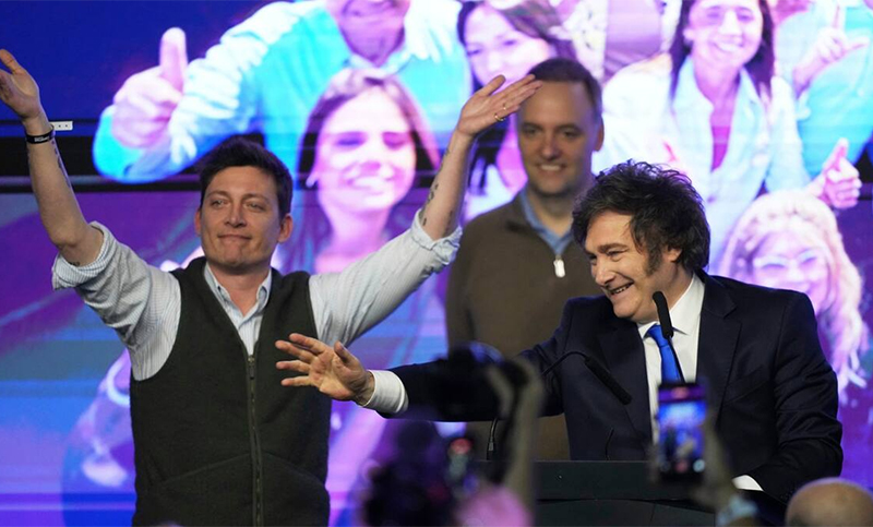 Santiago Caputo: “Deberían condecorar a Milei como el presidente más transparente de la historia”