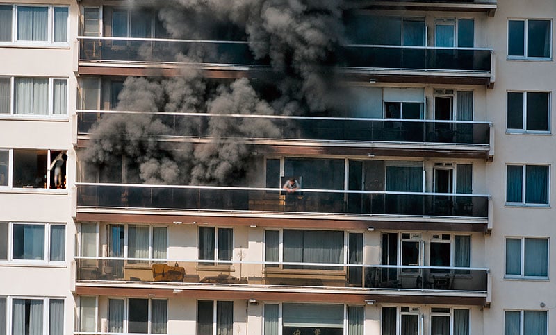 Tragedia en Bélgica: un incendio en un edificio de la ciudad de Amberes deja varios muertos y heridos
