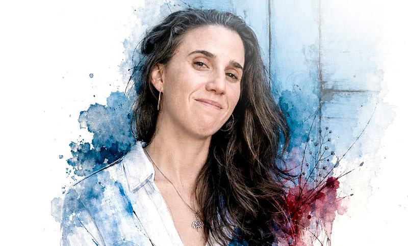 Como retorno hacia las huellas de sus ancestros, Clara Cantore presenta en Rosario su sexto disco “Regreso”