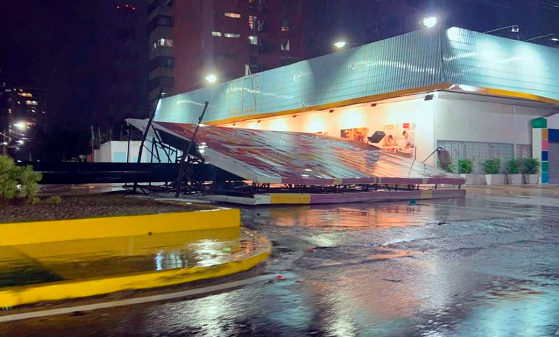 Fuerte tormenta en Venezuela dejó inundaciones, daños materiales y cortes de energía