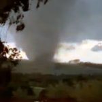 Un tornado azotó el sur de Brasil, dejando viviendas destruidas y varios heridos