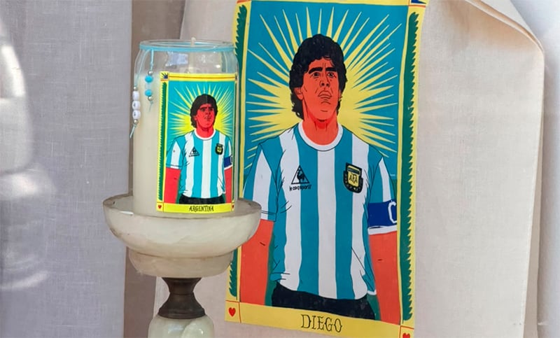 Los partidos de Argentina dispararon las ventas de velas y estampitas: ¿a qué santos encomendarse?