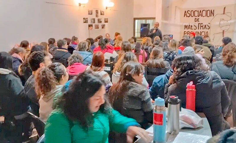 Docentes de Buenos Aires: sectores disidentes rechazan el 7 % de aumento y ya anuncian nuevos paros para julio y agosto