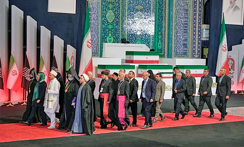 Irán prepara el funeral de Ali Jamenei, el mayor de su historia y convoca a delegaciones de unos 30 países
