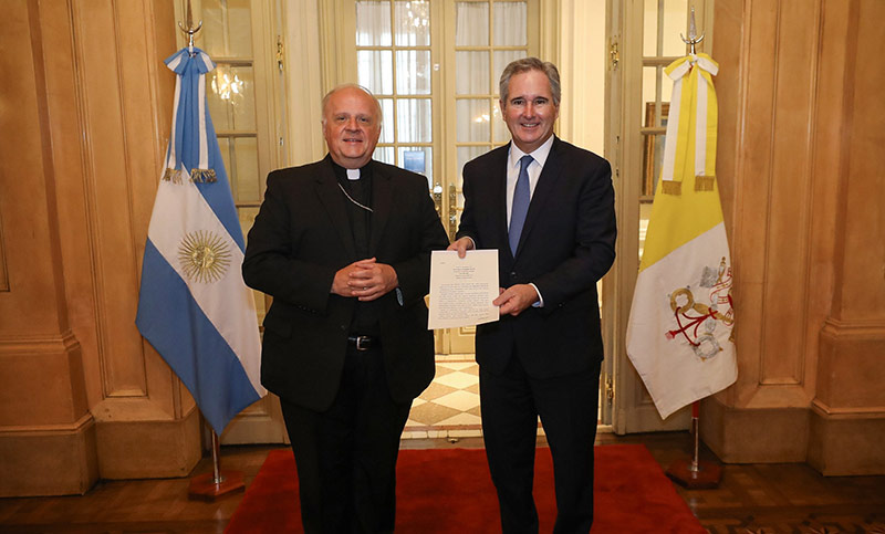 Empieza a tomar forma la visita de León XIV a Argentina: Milei recibe las cartas credenciales del nuncio apostólico