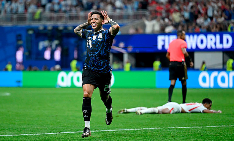 Argentina jugó un partido inolvidable, venció a Inglaterra 2-1 y es finalista del Mundial