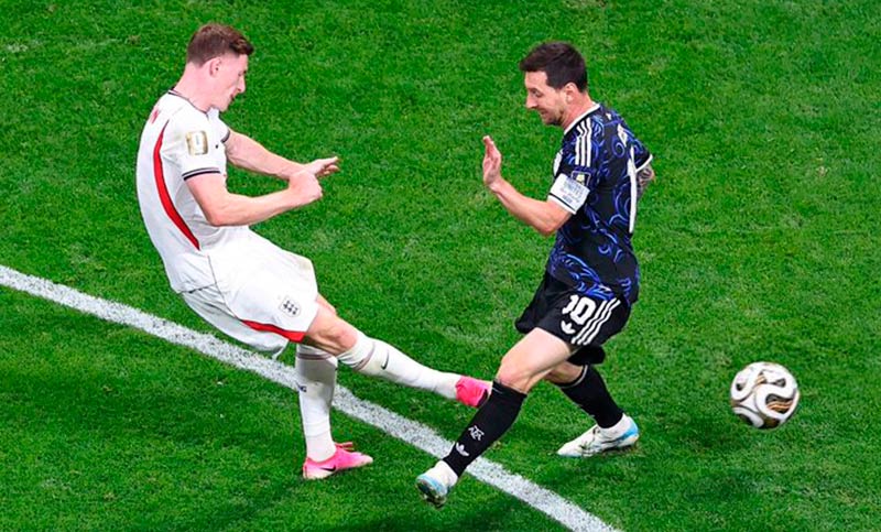 En un partido parejo y de alto voltaje, Argentina empata con Inglaterra 0 a 0