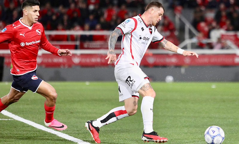 Newell’s lo jugó de igual a igual pero falló en ofensiva y cayó ante Independiente por 1-0