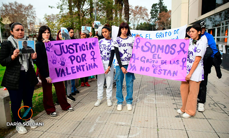 Homicidio, uso de arma y tenencia de cocaína: imputaron al joven acusado del femicidio de su novia de 19 años 