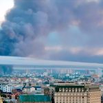 Rusia bombardea Kiev con al menos 20 muertos y Ucrania responde con ataques a instalaciones petroleras rusas