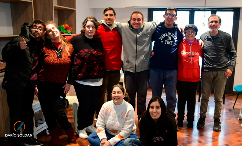 Los Mensajeros: un grupo de teatro que sale a escena para decirle a la esquizofrenia “¡Sí, se puede!”  