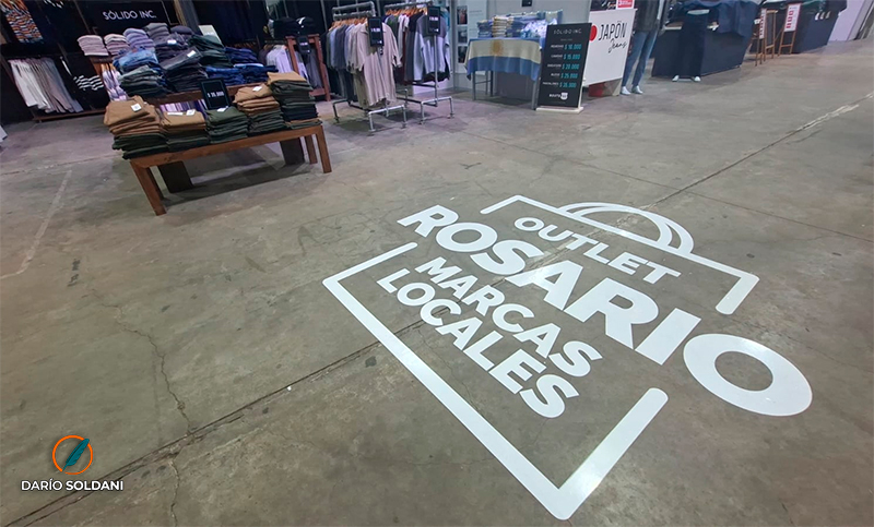 Comienza el outlet rosarino: “Hay camperas a $45.000 y buzos a $25.000”
