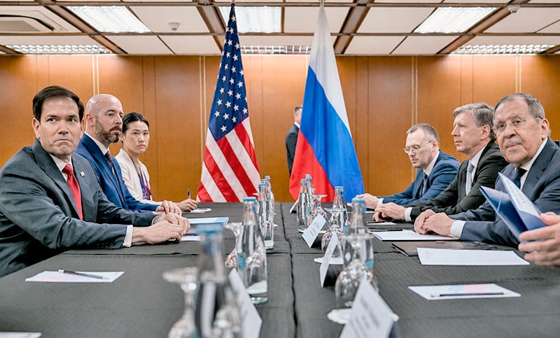 Altos funcionarios de Estados Unidos y Rusia se reúnen por la situación de Ucrania y la relación entre sus países