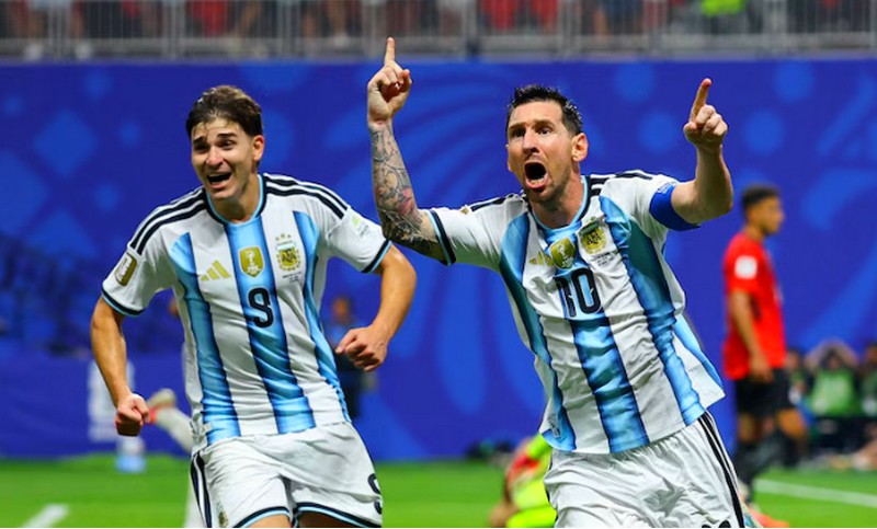Argentina reaccionó a lo campeón, venció a Egipto 3-2 y la ilusión crece
