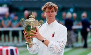 Sinner derrotó a Zverev en la final y conquistó Wimbledon por segundo año consecutivo