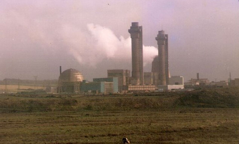 Alerta en Inglaterra: un incendio declarado incidente grave arrasa la zona cerca de una central nuclear