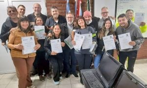 El sindicato de los trabajadores de concesionarias viales entrega certificados de capacitación a trabajadores de la autopista Rosario-Santa Fe