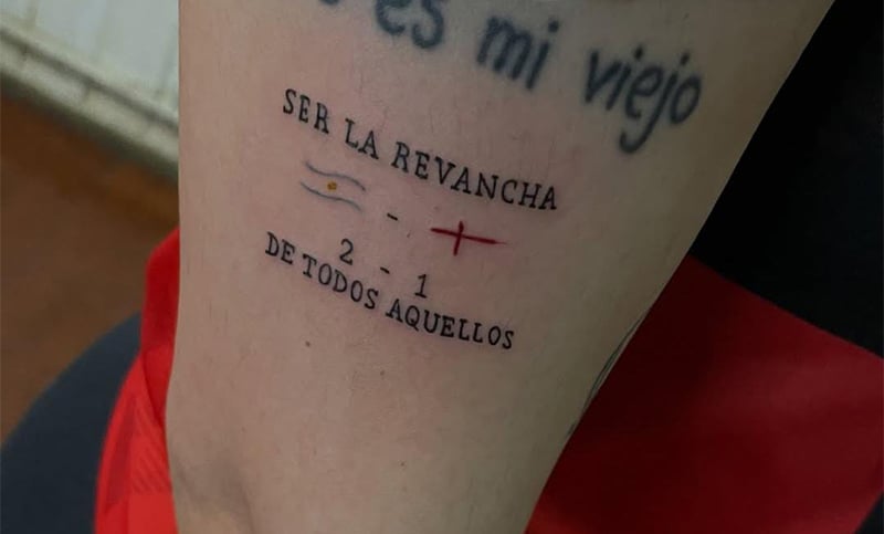 Se lleva en la piel: una argentina se tatuó la histórica victoria frente a Inglaterra