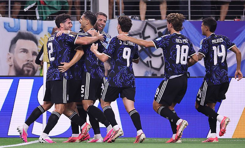 Argentina enfrentará a Inglaterra con la camiseta suplente
