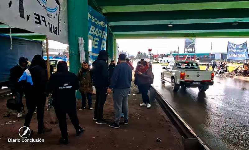 Con cortes en distintos puntos, Rosario se plegó a la Jornada Nacional de Protesta en defensa de los jubilados y el programa Volver al Trabajo