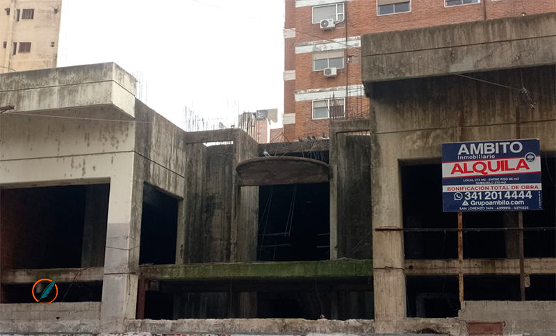 Buscan recuperar el edificio abandonado de Corrientes y Pellegrini