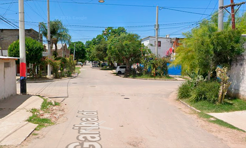 Hirieron a un adolescente de 14 años y a una joven de 23 en un intento de robo