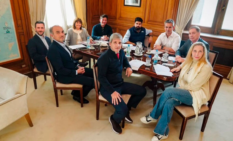 El Gobierno reunió a su mesa política para coordinar agenda legislativa y avance de las reformas económicas