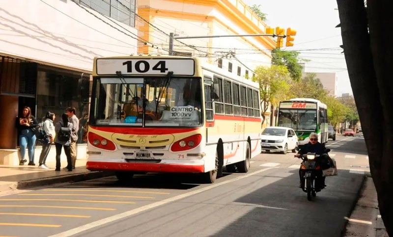 Un paro de colectivos de la UTA por reclamos salariales afectará a dos provincias