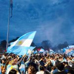 ¡Una locura albiceleste!»: tras el triunfazo de Argentina hubo fiesta en el Monumento y en las calles de la ciudad