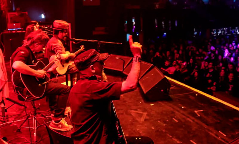 Nonpalidece regresa a Rosario con un show “desenchufado”