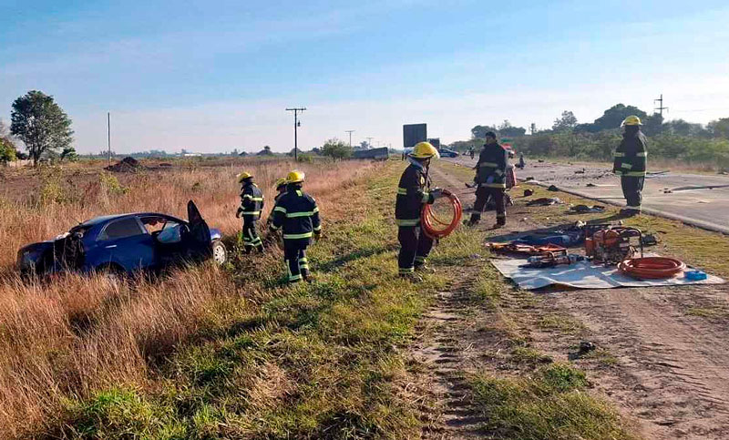Un muerto y cuatro heridos tras un choque fatal en la Ruta 11 cerca de Villa Ocampo